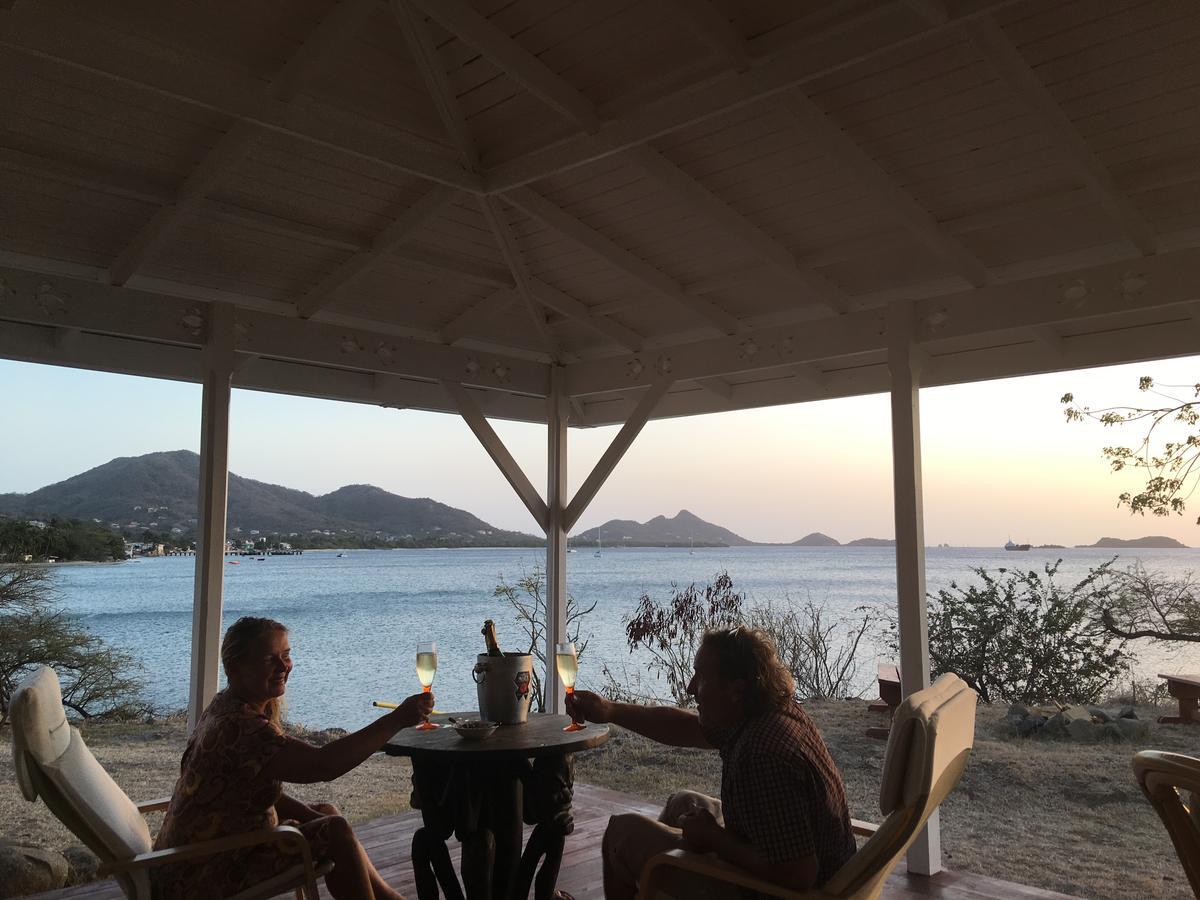 Green Roof Inn Hillsborough (Carriacou Island) Exterior foto