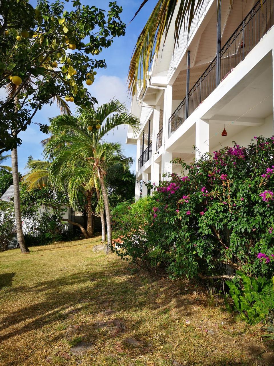 Green Roof Inn Hillsborough (Carriacou Island) Exterior foto