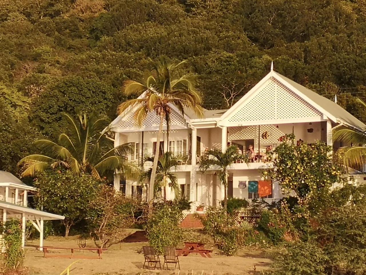 Green Roof Inn Hillsborough (Carriacou Island) Exterior foto